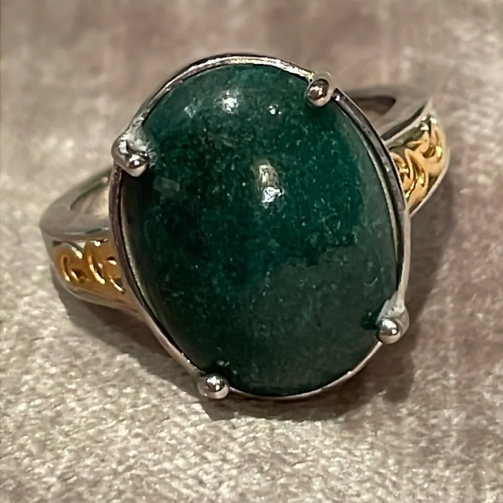 Green Aventurine Ring Size 9 Gemstone is 14 Karats New - Picture 1 of 8